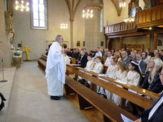 1. Heilige Kommunion in St. Crescentius (Foto: Karl-Franz Thiede)